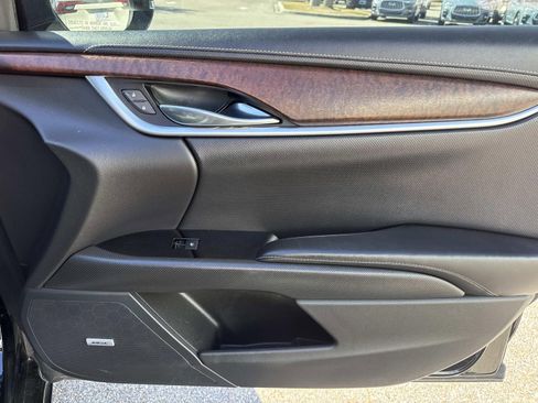 Used 2019 Cadillac XTS Luxury image 14