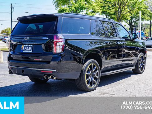 Used 2022 Chevrolet Suburban RST w/ Sport Performance Package AWD/4WD image 7