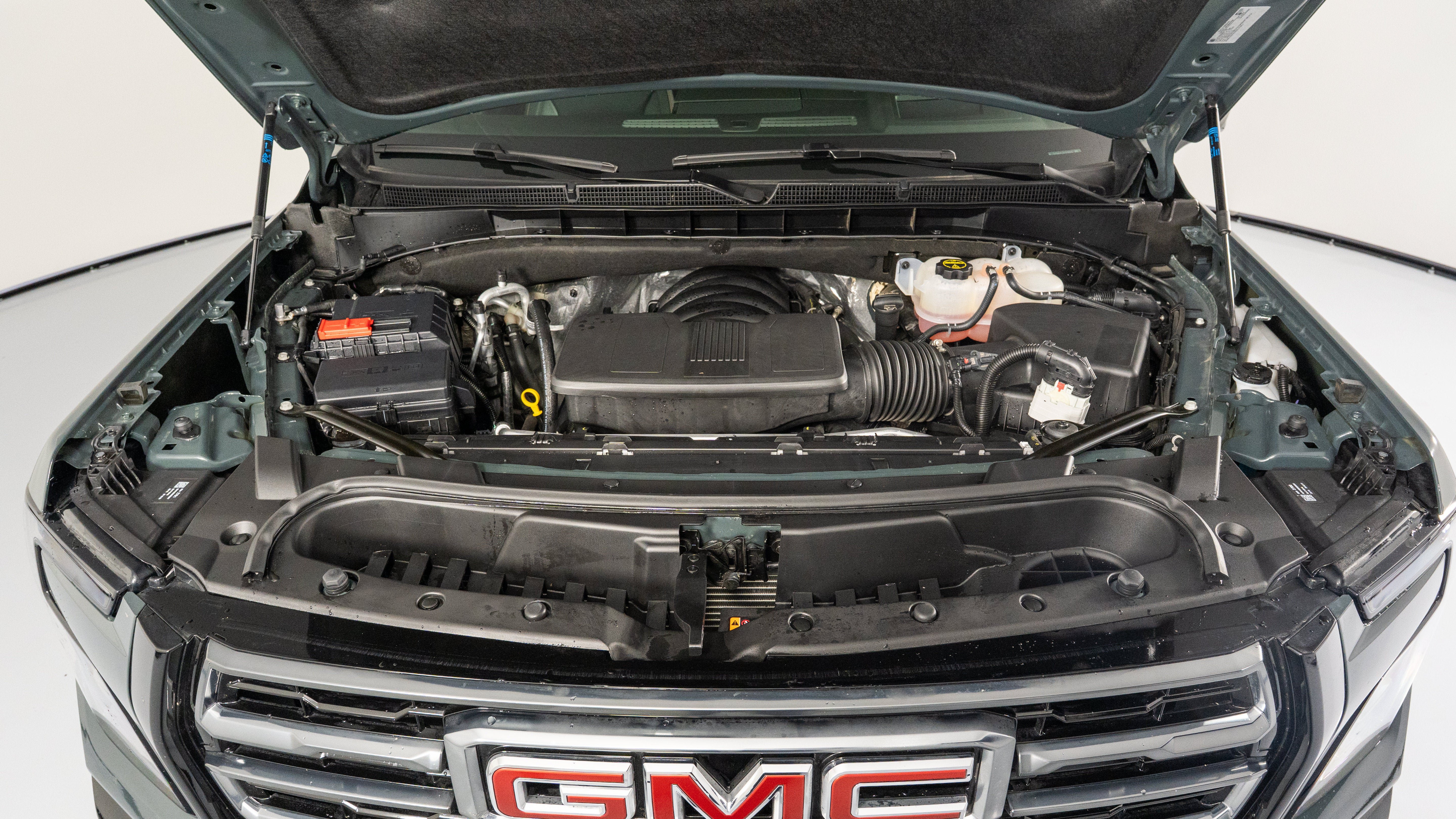Used 2025 GMC Yukon AT4 w/ AT4 Premium Plus Package AWD/4WD image 41