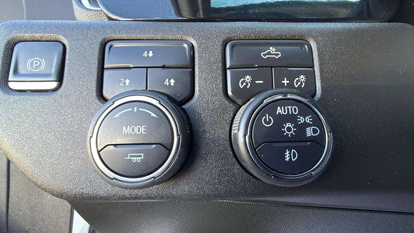 Used 2024 Chevrolet Silverado 2500 LT w/ Convenience Package AWD/4WD image 12
