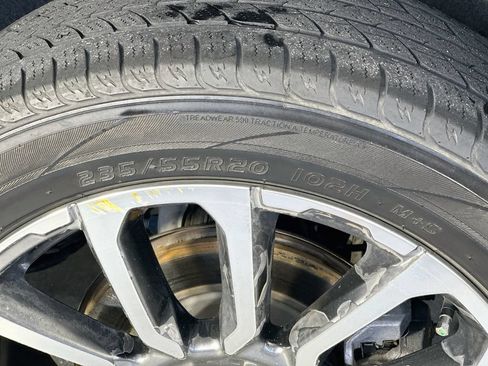 Used 2021 GMC Acadia Denali w/ Denali Technology Package FWD image 33