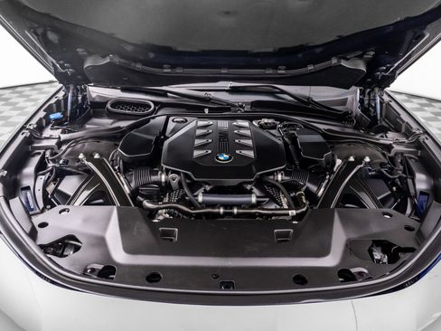 Certified 2023 BMW 760i xDrive AWD/4WD image 32