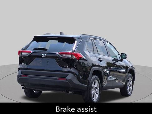 Used 2025 Toyota RAV4 XLE AWD/4WD image 7