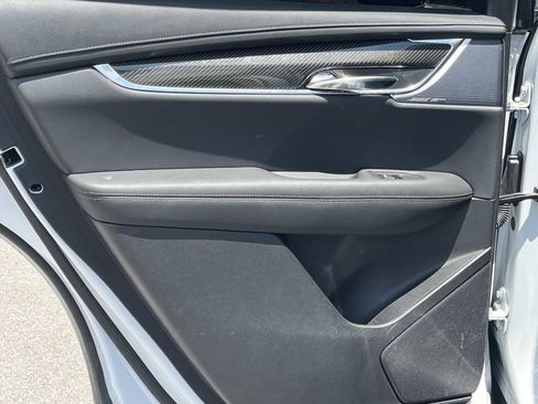 Certified 2024 Cadillac XT6 Sport w/ LPO, Floor Liner Package AWD/4WD image 22