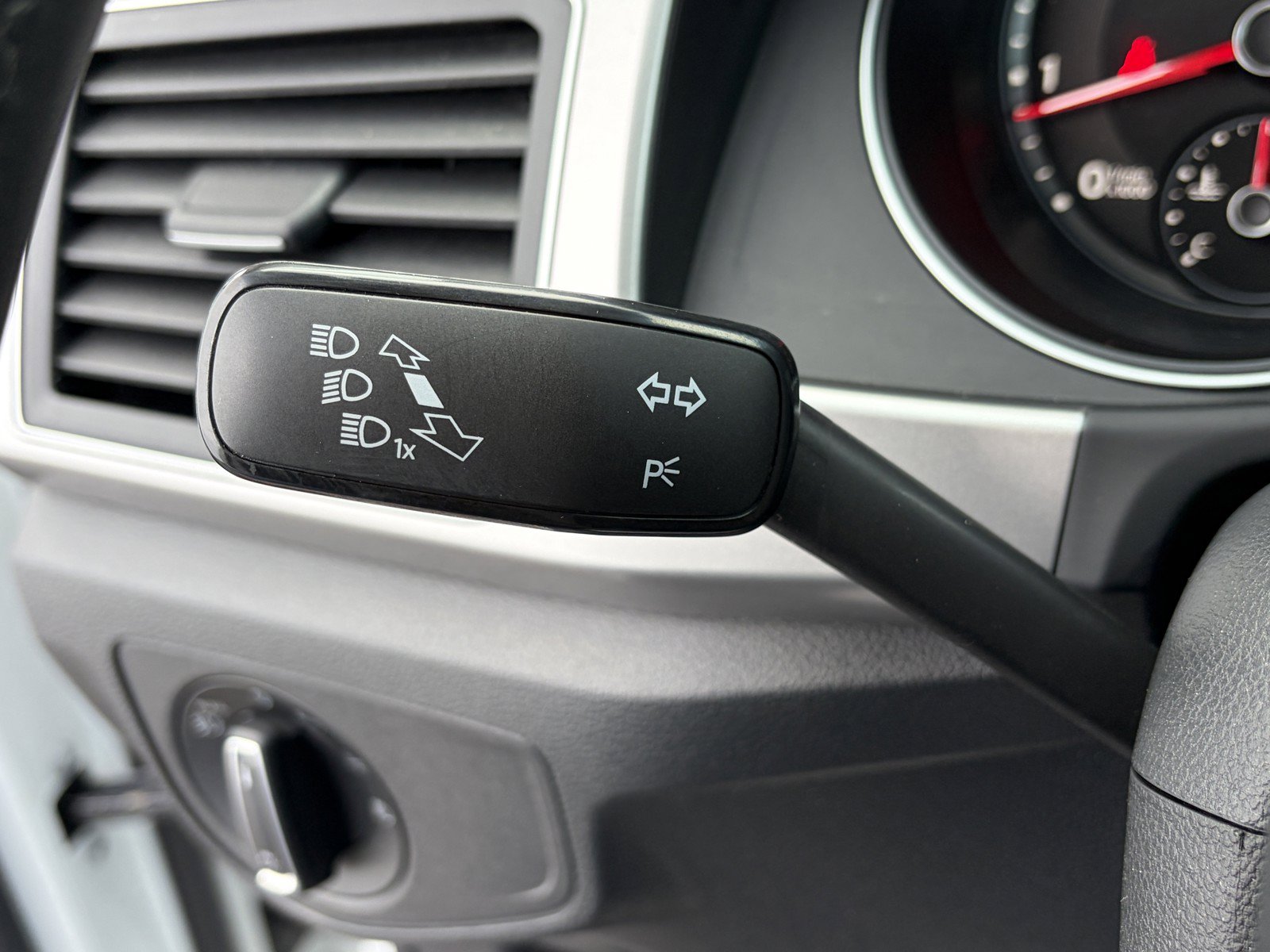 Used 2019 Volkswagen Atlas SE AWD/4WD image 25