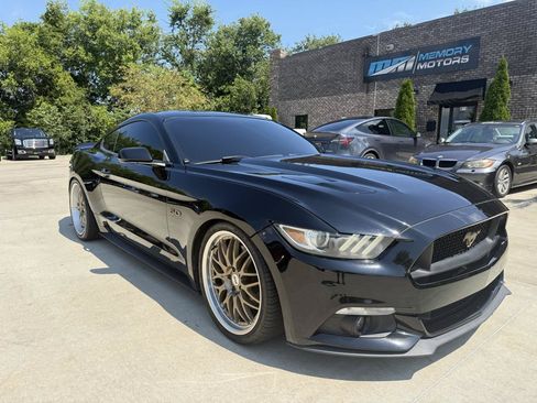 Used 2016 Ford Mustang GT RWD image 3