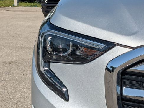 Used 2020 GMC Terrain SLT w/ Preferred Package image 11