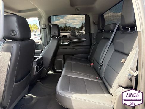 Used 2023 GMC Sierra 1500 SLT w/ SLT Premium Package RWD image 11