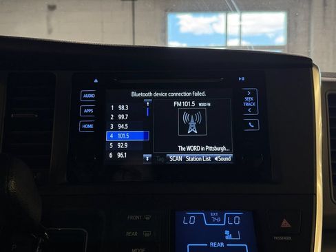 Used 2015 Toyota Sienna LE AWD/4WD image 17