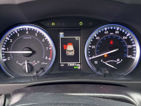 Used 2018 Toyota Highlander XLE image 32