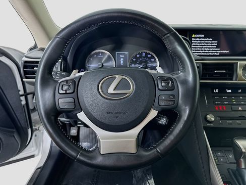 Used 2019 Lexus IS 300 AWD image 12