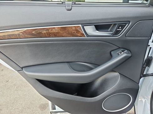 Used 2016 Audi Q5 3.0T Prestige w/ Prestige Package image 31