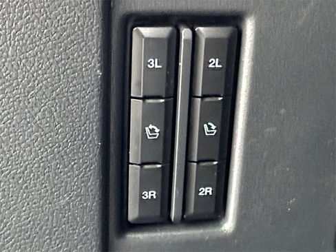 Used 2023 Ford Expedition Limited image 33