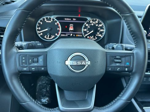 Used 2025 Nissan Rogue SV FWD image 26