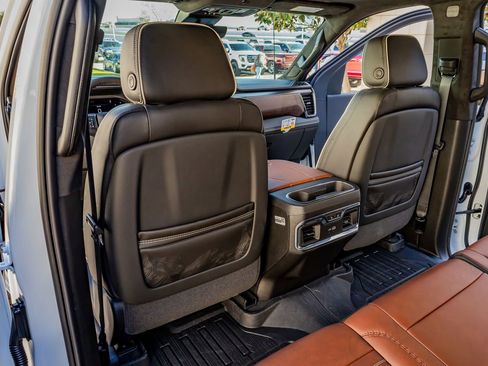 Used 2026 GMC Sierra 3500 Denali Ultimate w/ LPO, Black Badging Package image 34