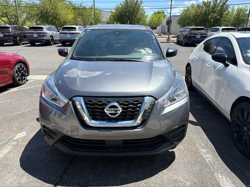 Used 2020 Nissan Kicks S FWD image 1