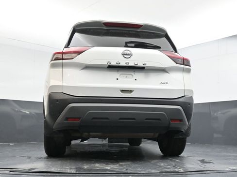 Used 2023 Nissan Rogue S image 22