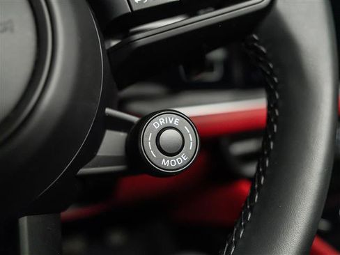 Certified 2026 Porsche Cayenne E-Hybrid AWD/4WD image 18