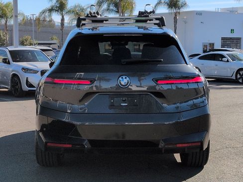 Used 2022 BMW iX xDrive50 w/ Premium Package image 9