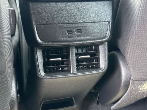 Used 2025 Chevrolet Equinox LT AWD/4WD image 12
