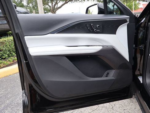 Used 2025 Cadillac Lyriq Luxury RWD image 29