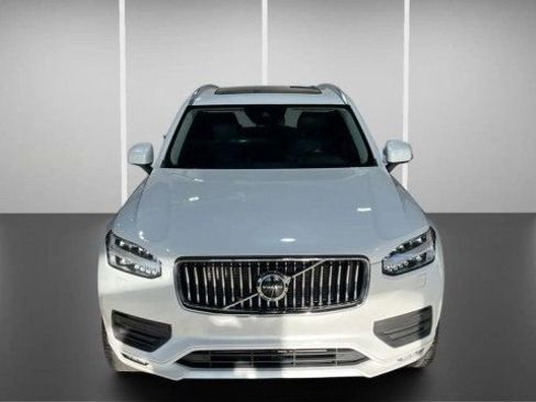 Used 2021 Volvo XC90 T5 Momentum w/ Climate Package image 2
