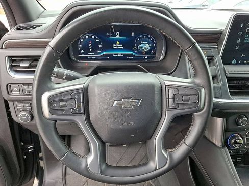 Used 2023 Chevrolet Tahoe Z71 w/ Luxury Package AWD/4WD image 16