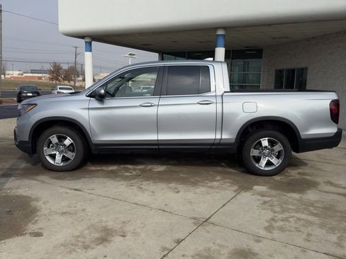 Certified 2025 Honda Ridgeline RTL image 2