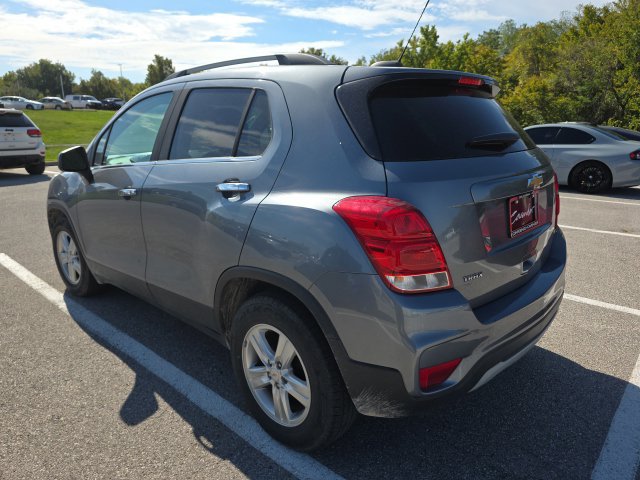 Used 2019 Chevrolet Trax LT w/ LT Convenience Package FWD image 3