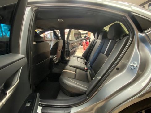 Used 2025 Toyota Camry SE image 18