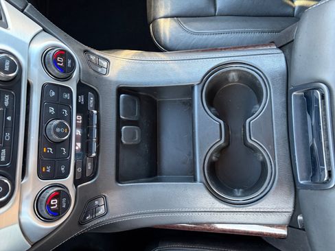 Used 2019 GMC Yukon SLT AWD/4WD image 32