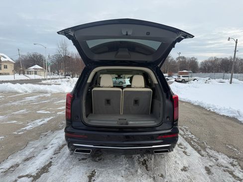 Used 2021 Cadillac XT6 Premium Luxury image 7