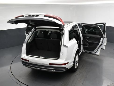 Used 2023 Audi Q7 3.0T Premium Plus AWD/4WD image 24