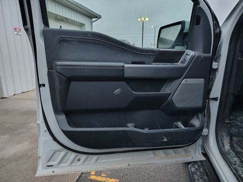 Used 2024 Ford F150 Lightning Lariat image 11