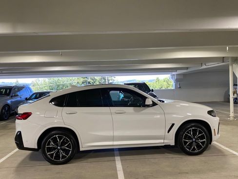Used 2024 BMW X4 xDrive30i w/ Premium Package AWD/4WD image 5