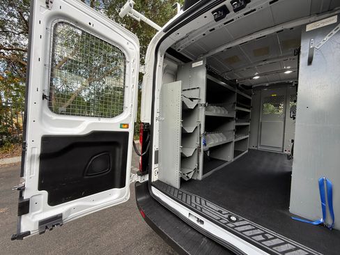 Used 2022 Ford Transit 250 Medium Roof image 18