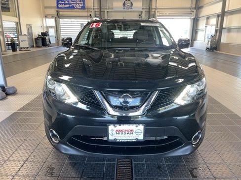 Used 2018 Nissan Rogue Sport SL w/ SL Premium Package AWD/4WD image 2