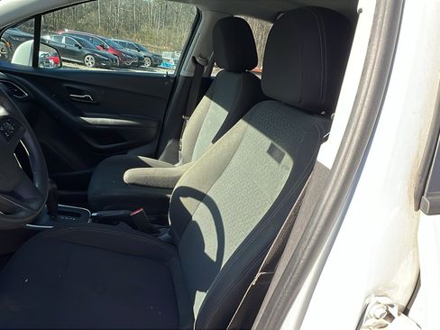 Used 2020 Chevrolet Trax LS w/ Tint and Cruise Package image 17