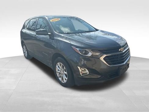 Used 2018 Chevrolet Equinox LT image 3