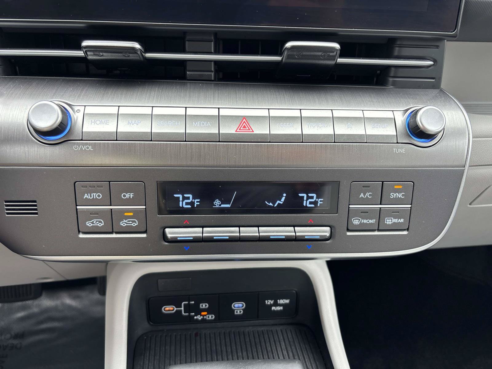 Certified 2024 Hyundai Kona SEL AWD/4WD image 21
