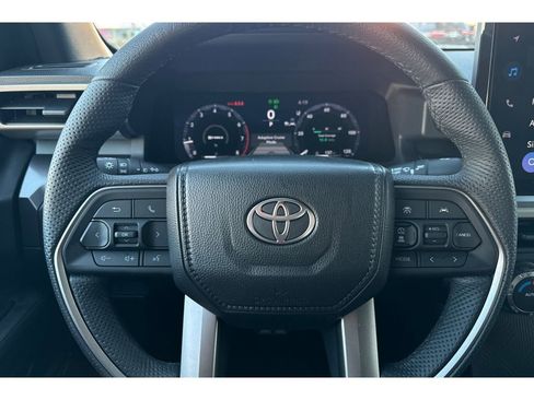 Used 2025 Toyota Tacoma TRD Sport image 24
