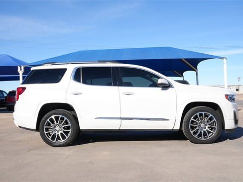 Used 2022 GMC Acadia Denali w/ Denali Ultimate Package image 3