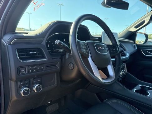 Used 2022 GMC Yukon XL SLT w/ SLT Premium Package AWD/4WD image 11