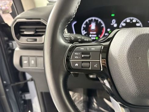 Certified 2023 Honda Pilot Touring image 13