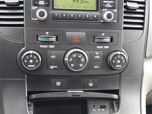 Used 2012 Kia Sedona LX w/ PWR Pkg image 26