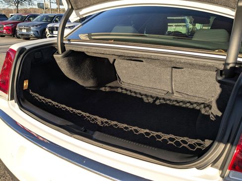 Used 2015 Chrysler 300 Limited w/ Driver Convenience Group image 23