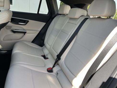 Certified 2025 Mercedes-Benz GLC 350e 4MATIC image 33