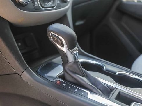 Used 2023 Chevrolet Equinox LS FWD image 22