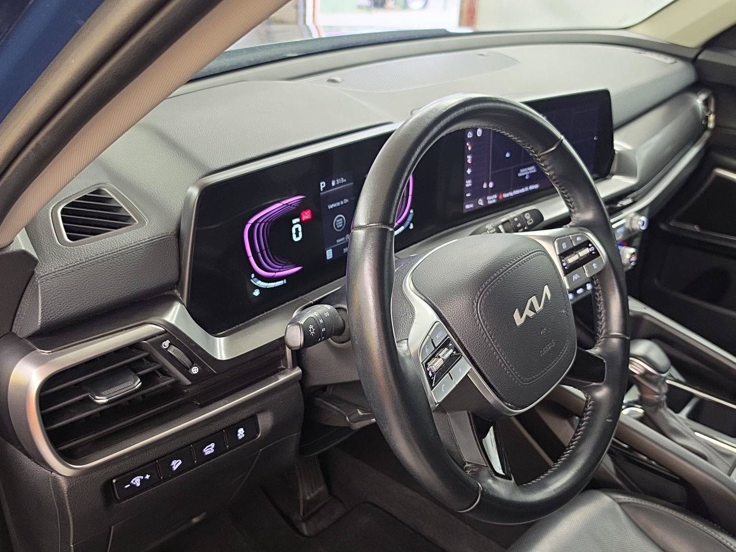Used 2025 Kia Telluride S AWD/4WD image 5