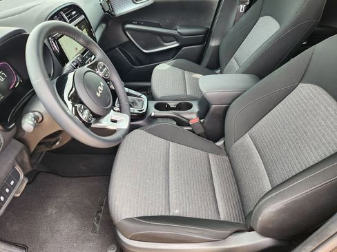 Used 2024 Kia Soul EX FWD image 13